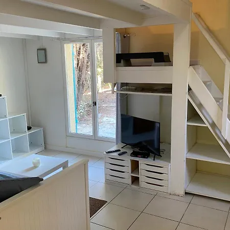 Daire Climatise Avec Mezzanine Et Entree Privee *